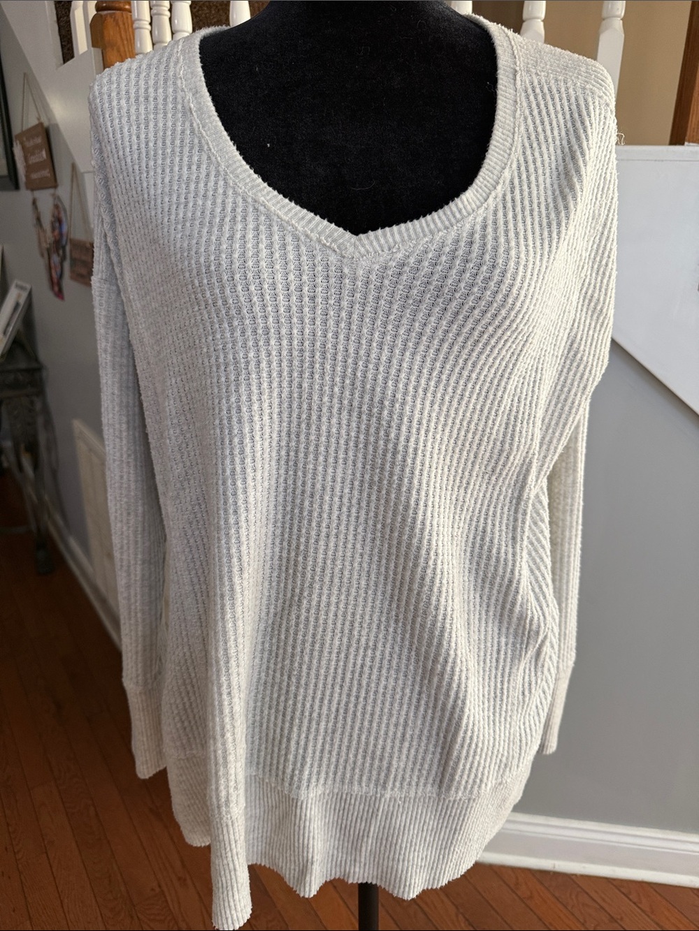 SO Women's Ribbed V-Neck Sweater in Light Beige